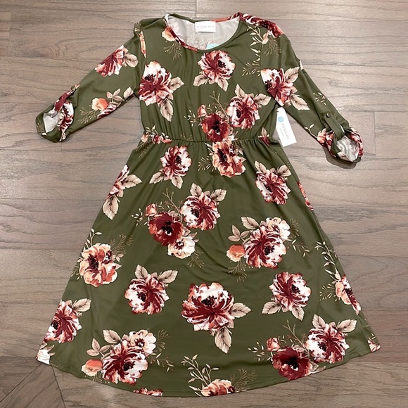 French Grey Dresses & Skirts - NWT French Grey Maternity Green Floral Brushed Knit Dress - Size XS